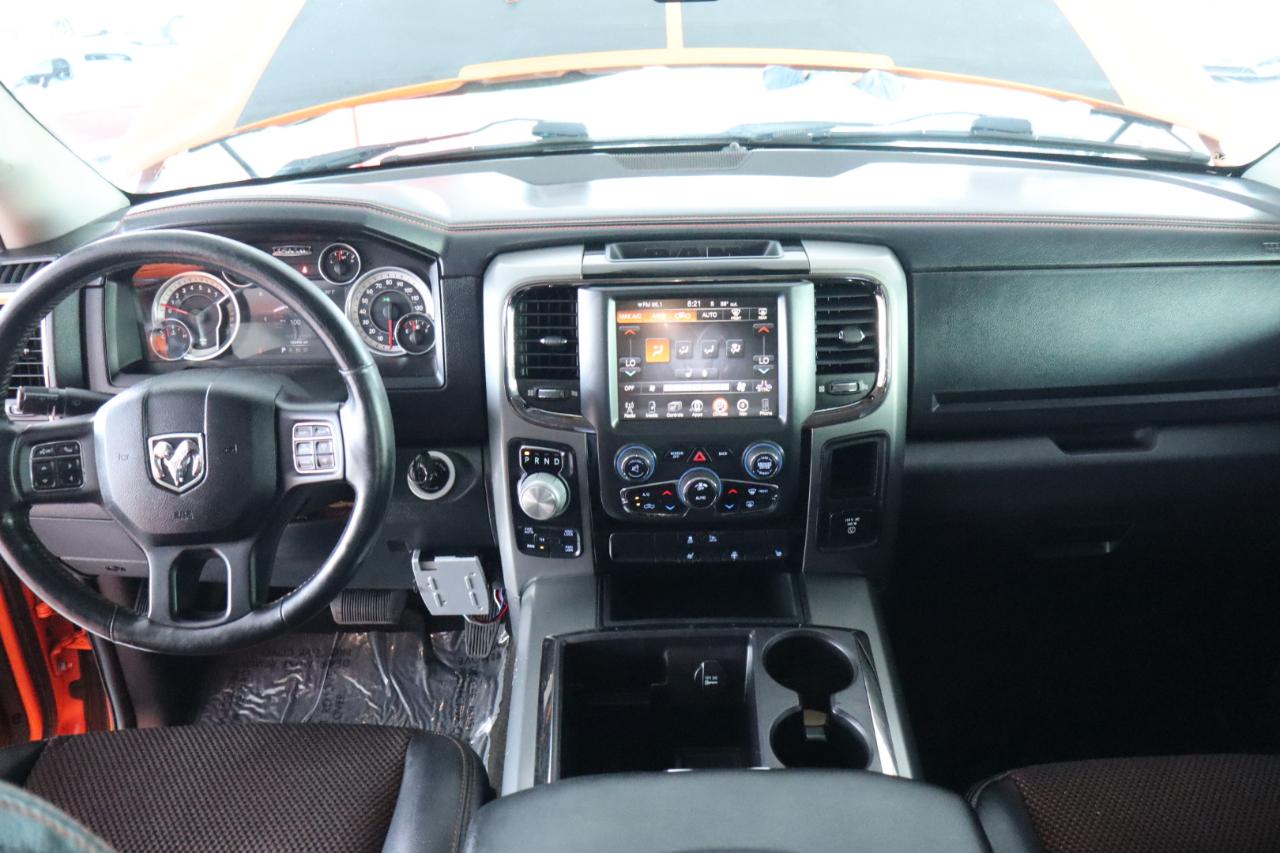 RAM 1500 4WD Crew Cab 140.5" Sport 2015