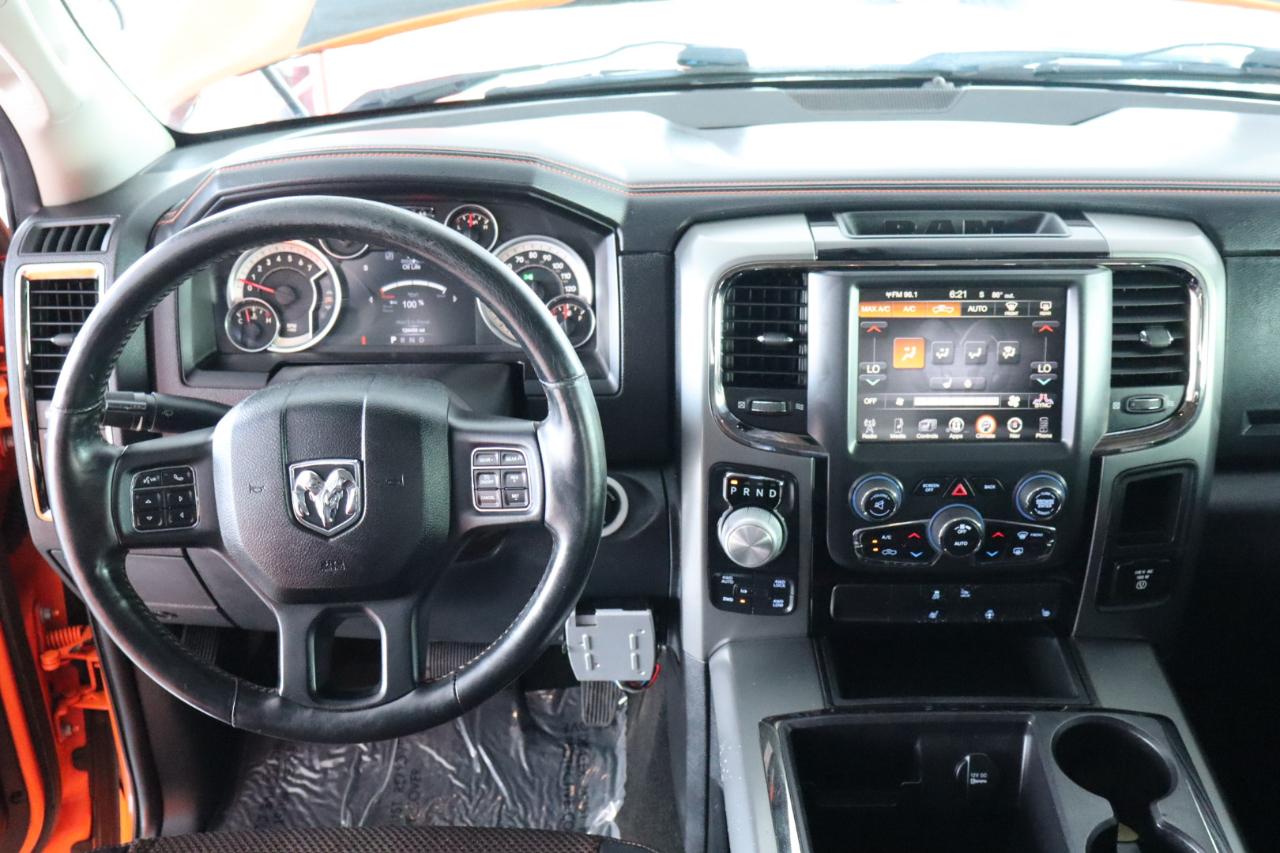 RAM 1500 4WD Crew Cab 140.5" Sport 2015