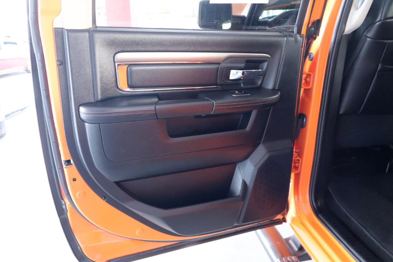 RAM 1500 4WD Crew Cab 140.5" Sport 2015