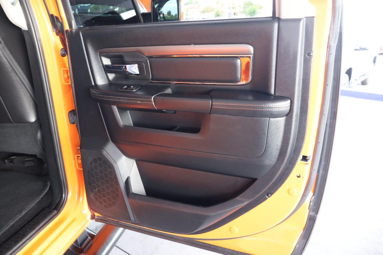 RAM 1500 4WD Crew Cab 140.5" Sport 2015