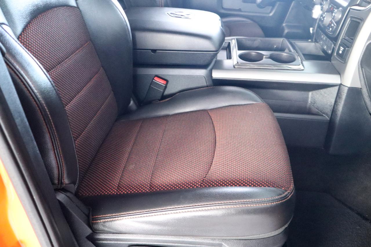 RAM 1500 4WD Crew Cab 140.5" Sport 2015