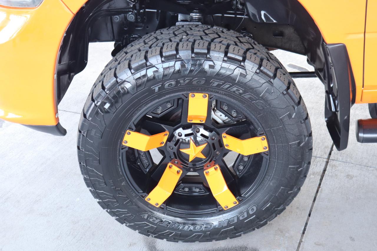 RAM 1500 4WD Crew Cab 140.5" Sport 2015