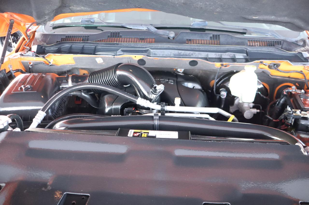 RAM 1500 4WD Crew Cab 140.5" Sport 2015