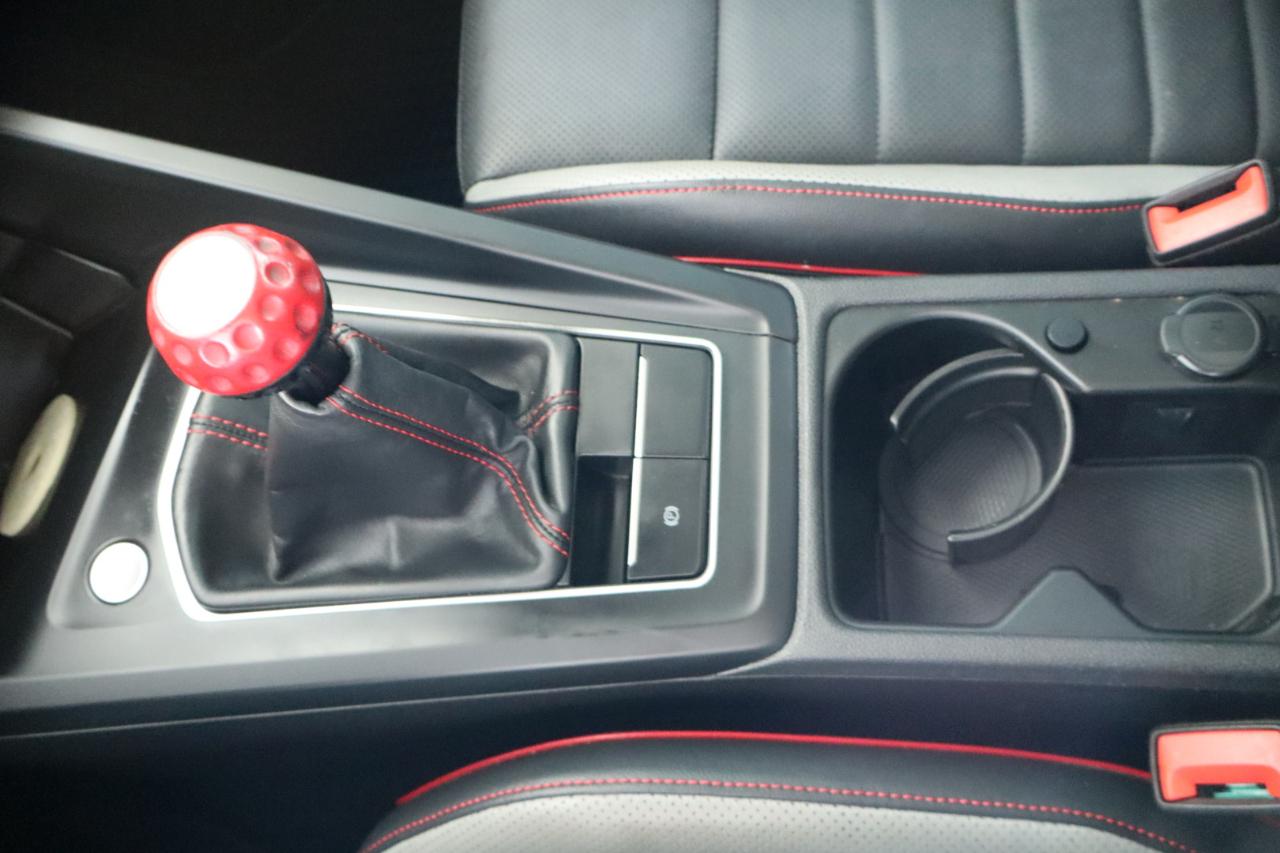 Volkswagen Golf GTI 2.0T SE Manual 2022