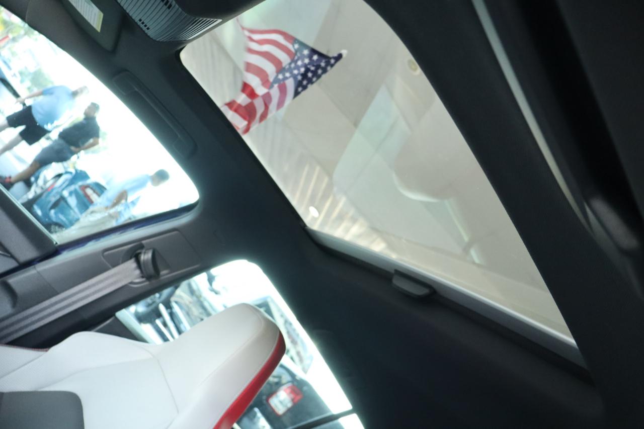 Volkswagen Golf GTI 2.0T SE Manual 2022