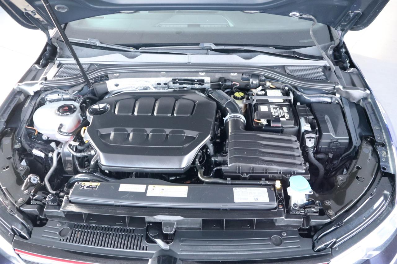 Volkswagen Golf GTI 2.0T SE Manual 2022