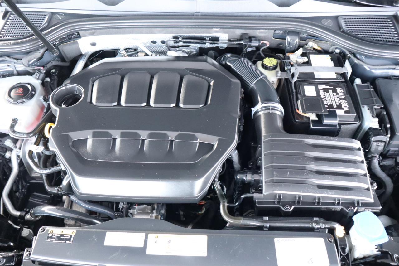 Volkswagen Golf GTI 2.0T SE Manual 2022