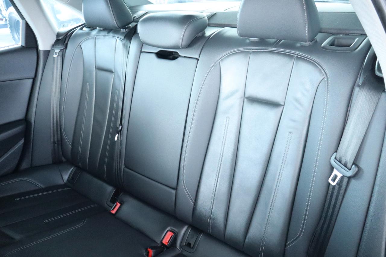 Audi A4 Sedan Premium 40 TFSI quattro 2021