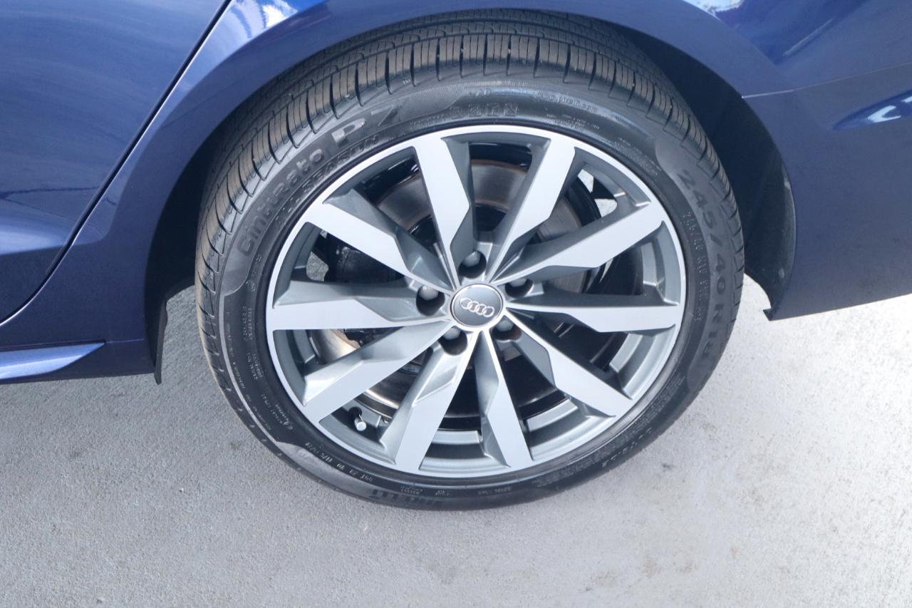 Audi A4 Sedan Premium 40 TFSI quattro 2021