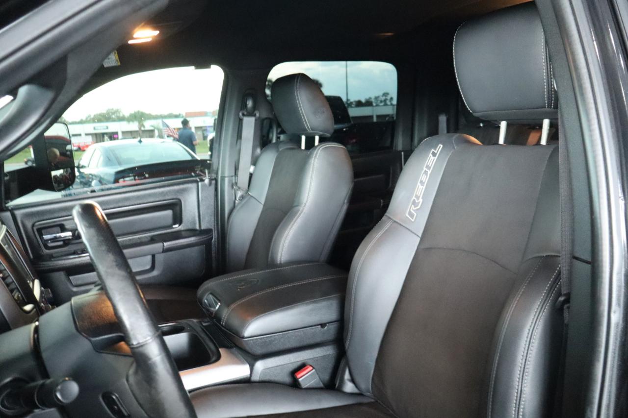 RAM 1500 Rebel 4x4 Crew Cab 5'7" Box 2017