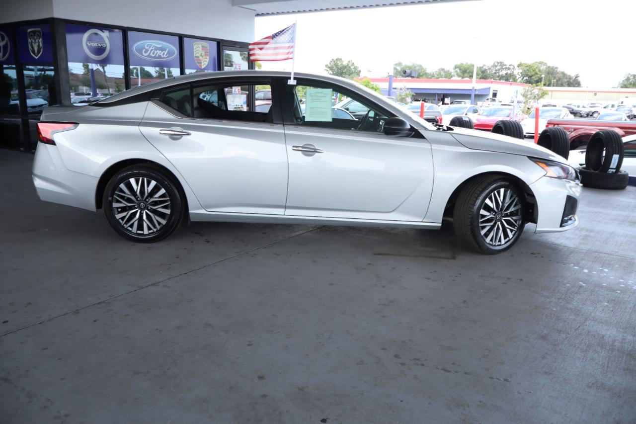 Nissan Altima 2.5 SV Sedan 2024