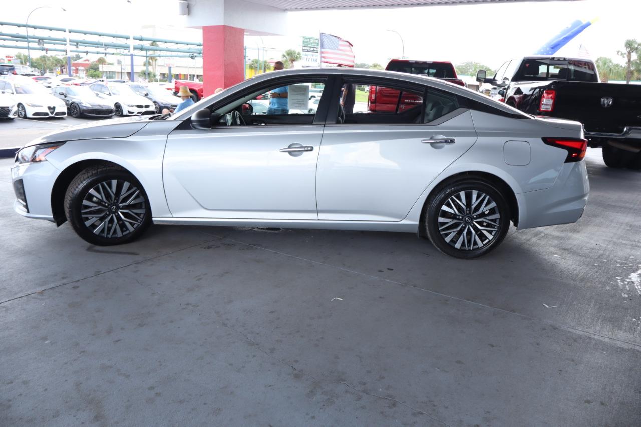 Nissan Altima 2.5 SV Sedan 2024