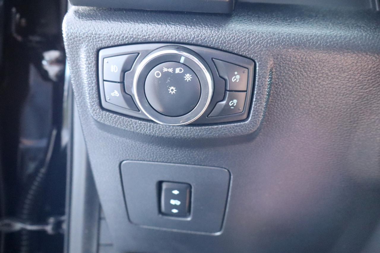 Ford F-150 2WD SuperCrew 157" Lariat 2016