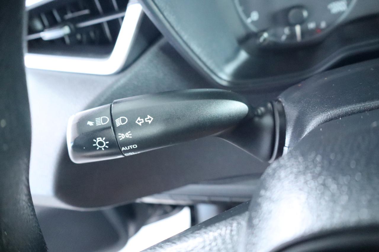 Toyota Corolla LE CVT (Natl) 2024