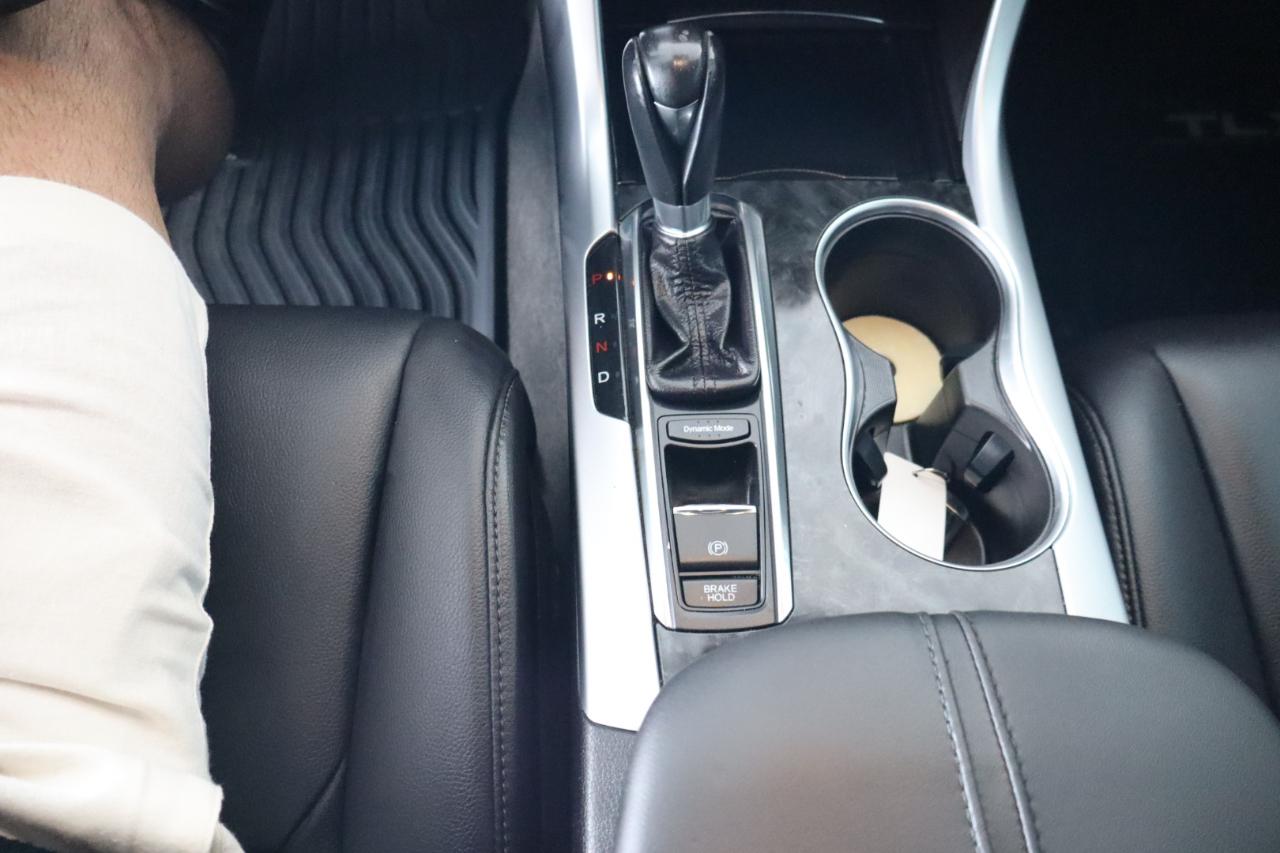 Acura TLX 2.4L FWD 2018