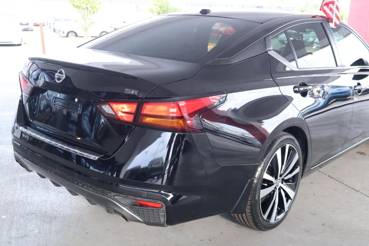 Nissan Altima 2.5 SR Sedan 2022