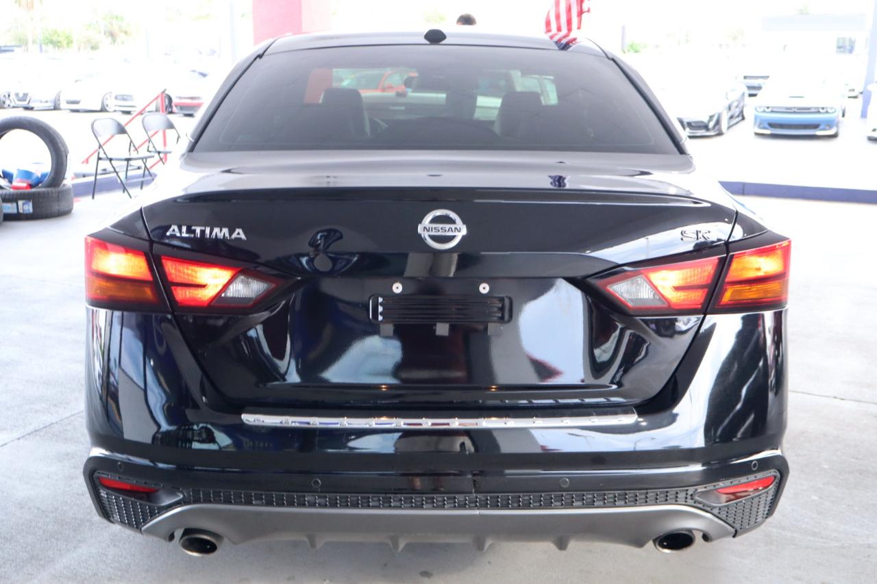 Nissan Altima 2.5 SR Sedan 2022