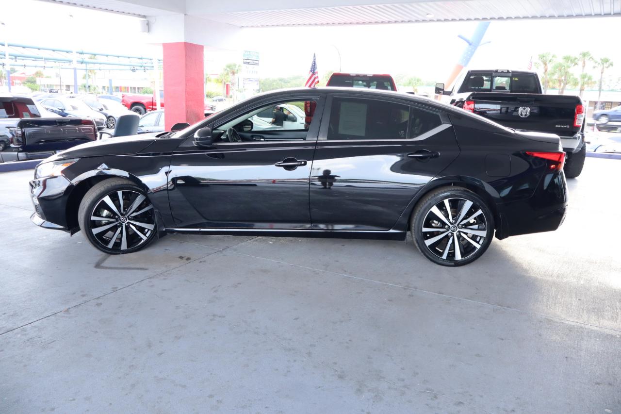 Nissan Altima 2.5 SR Sedan 2022