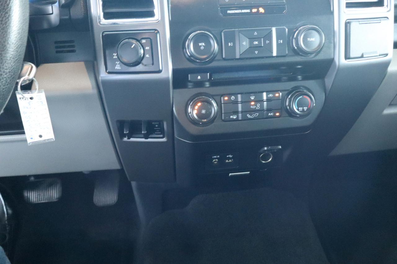 Ford F-150 4WD SuperCrew 145" XLT 2015