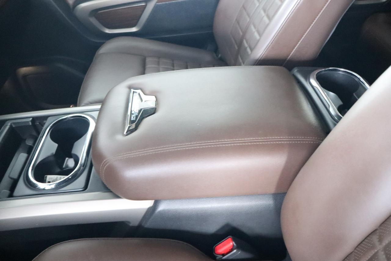 Nissan Titan 4x4 Crew Cab Platinum Reserve 2021
