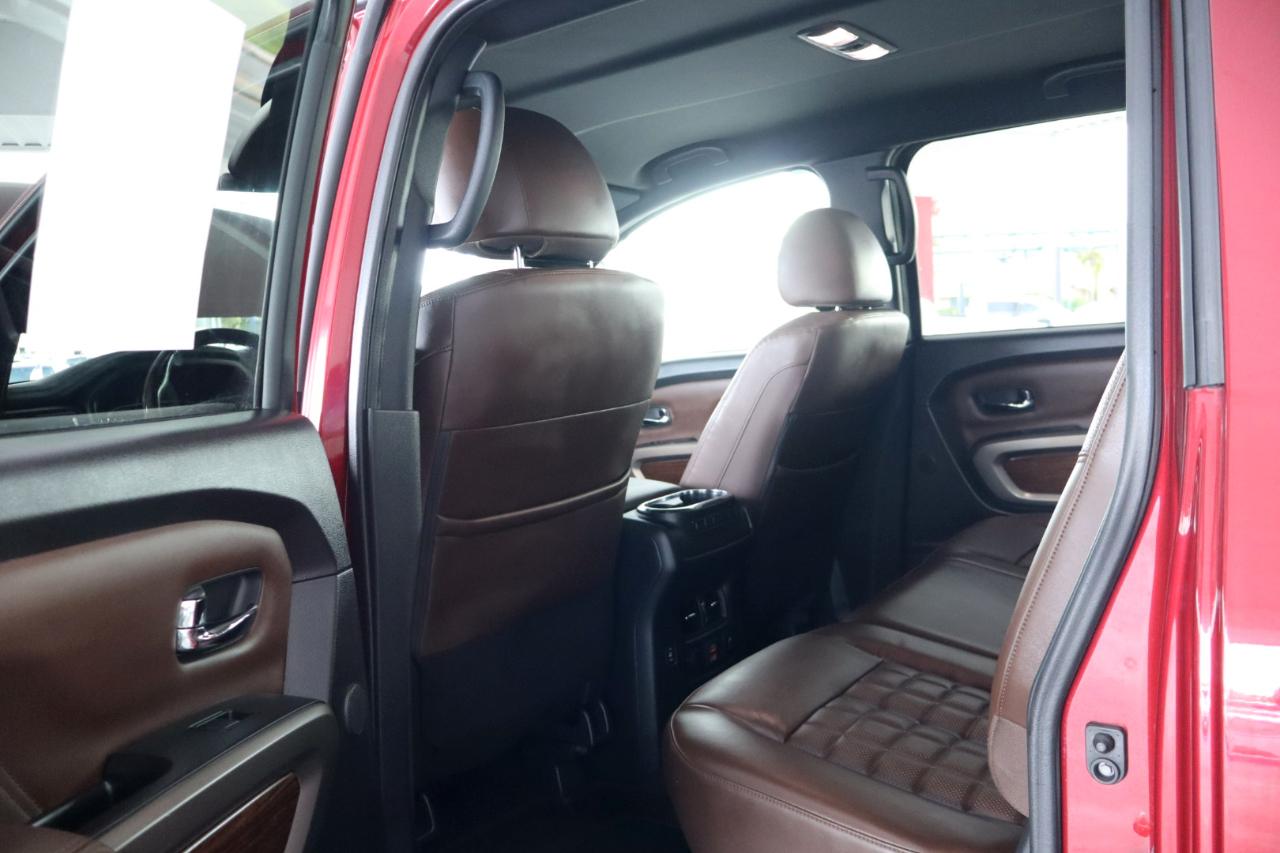 Nissan Titan 4x4 Crew Cab Platinum Reserve 2021