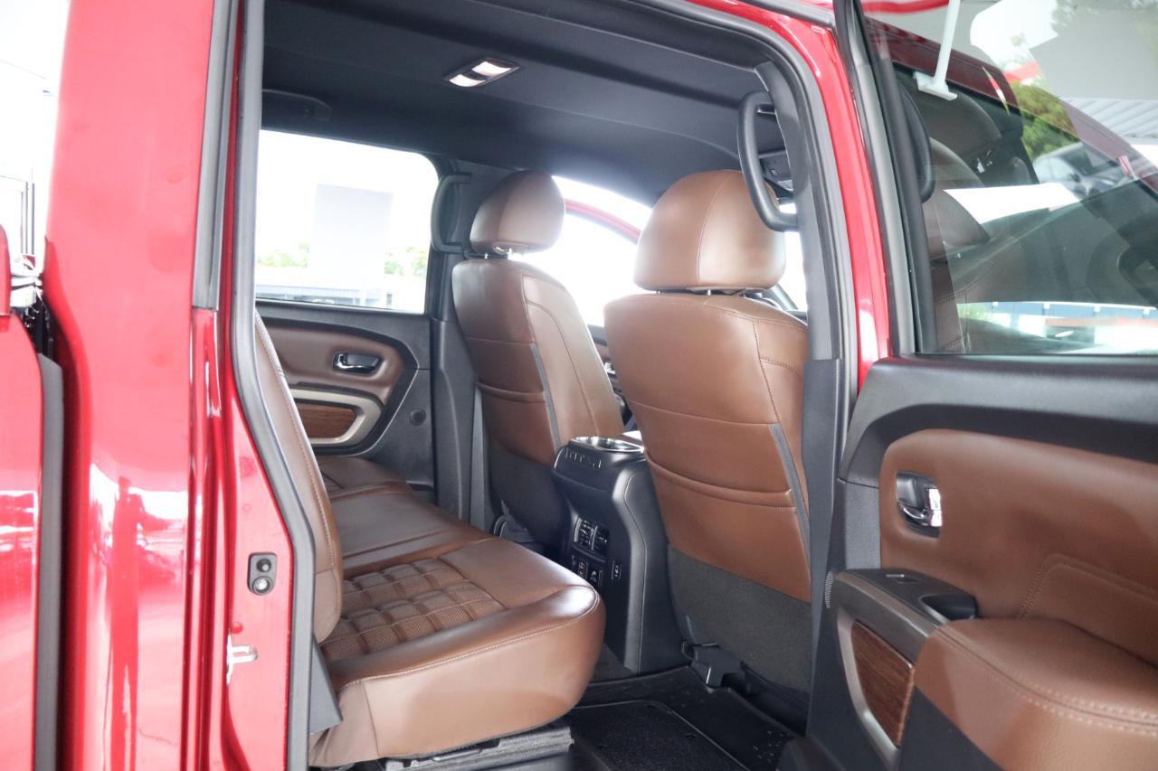 Nissan Titan 4x4 Crew Cab Platinum Reserve 2021