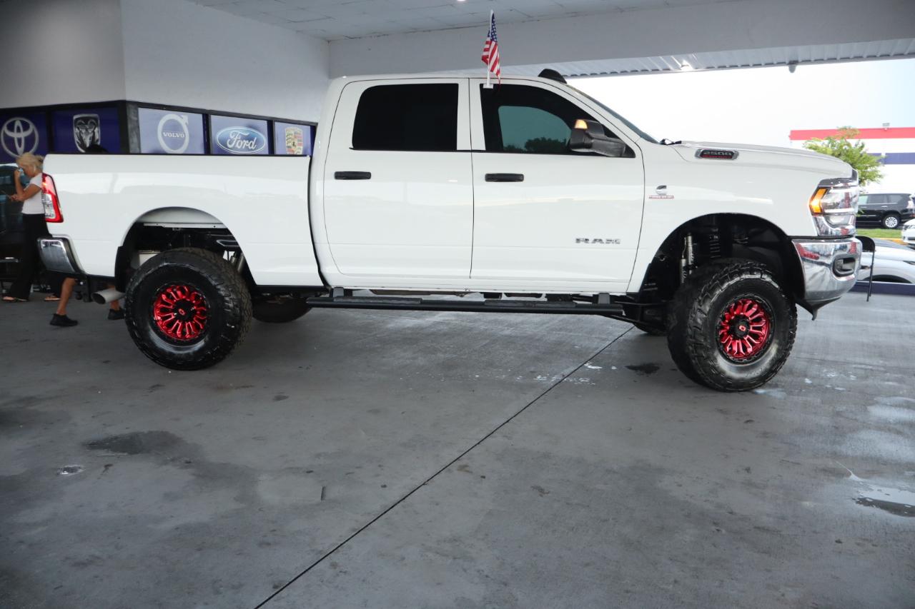RAM 2500 Tradesman 4x4 Crew Cab 6'4" Box 2019