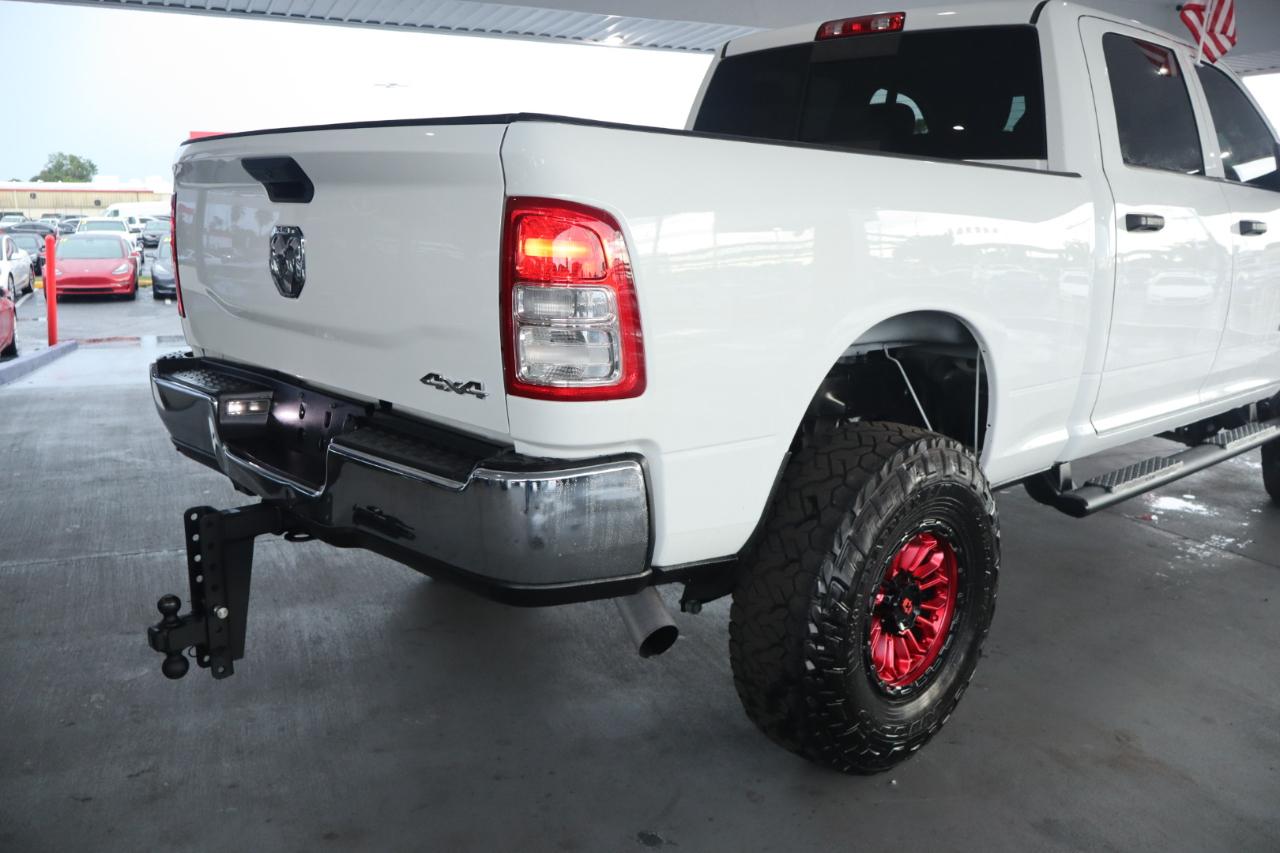 RAM 2500 Tradesman 4x4 Crew Cab 6'4" Box 2019
