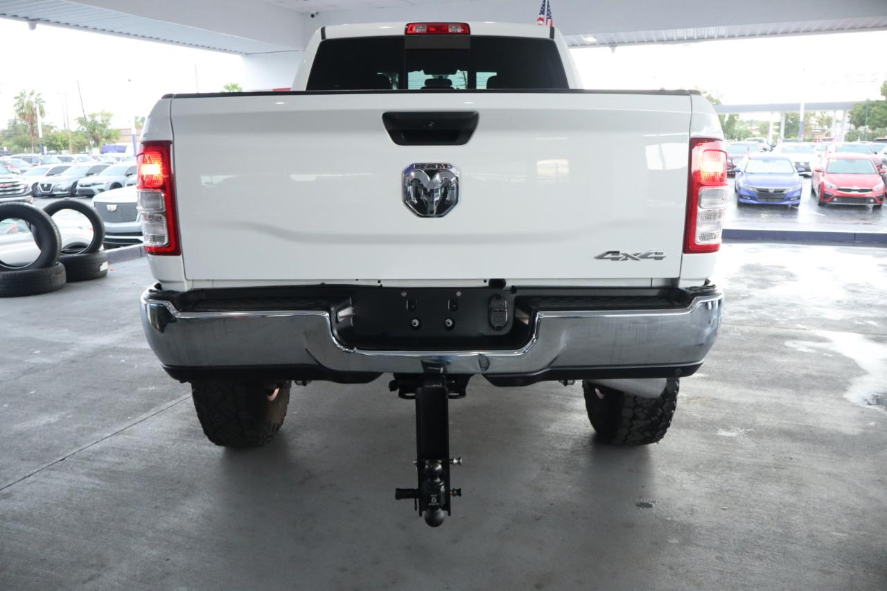 RAM 2500 Tradesman 4x4 Crew Cab 6'4" Box 2019
