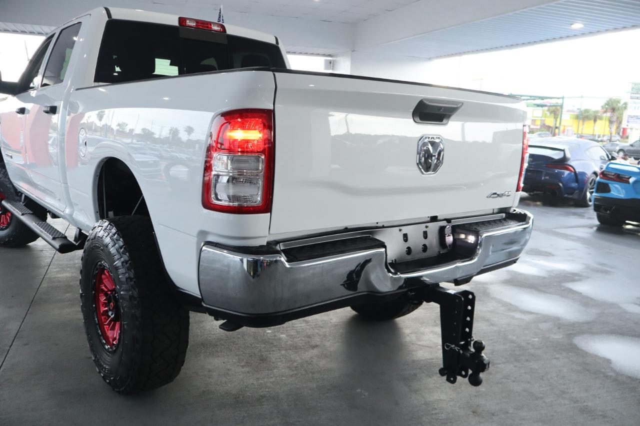 RAM 2500 Tradesman 4x4 Crew Cab 6'4" Box 2019