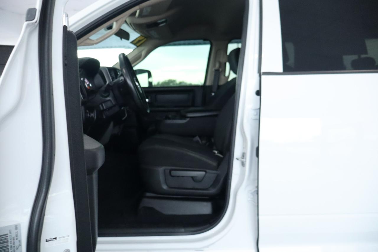 RAM 2500 Tradesman 4x4 Crew Cab 6'4" Box 2019