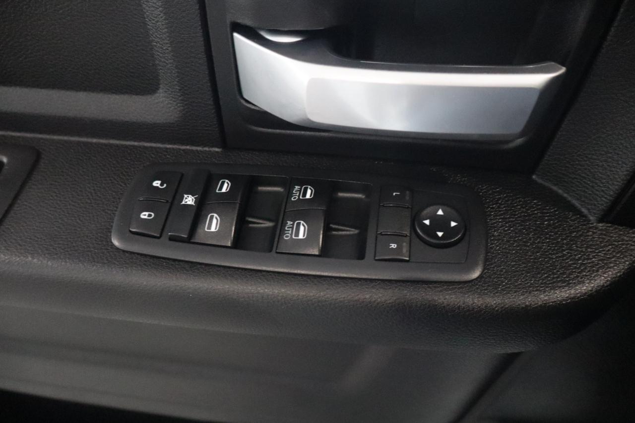 RAM 2500 Tradesman 4x4 Crew Cab 6'4" Box 2019