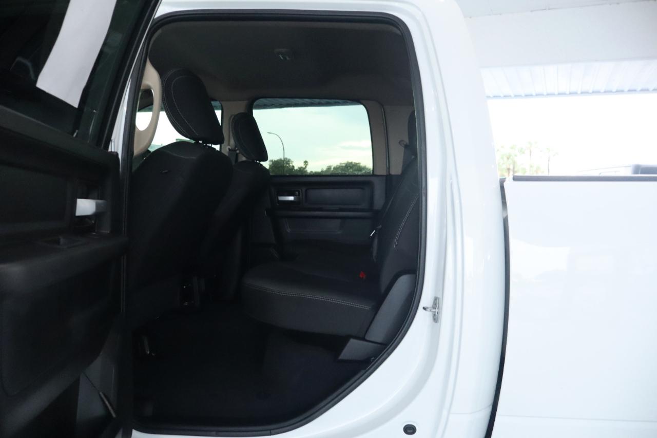 RAM 2500 Tradesman 4x4 Crew Cab 6'4" Box 2019