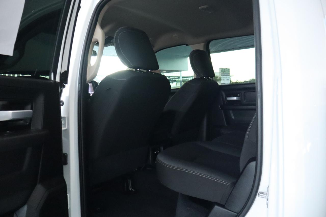 RAM 2500 Tradesman 4x4 Crew Cab 6'4" Box 2019