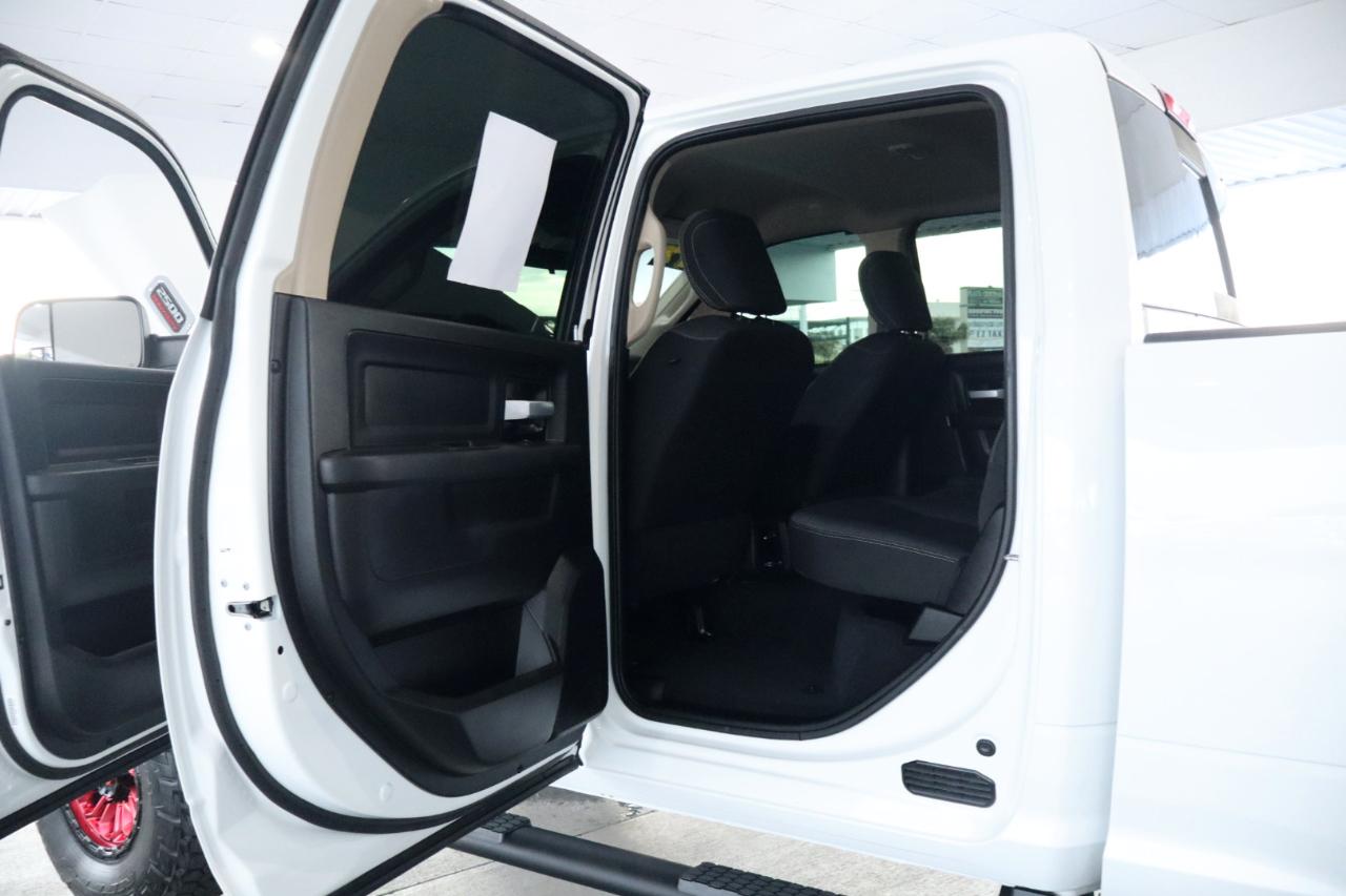 RAM 2500 Tradesman 4x4 Crew Cab 6'4" Box 2019