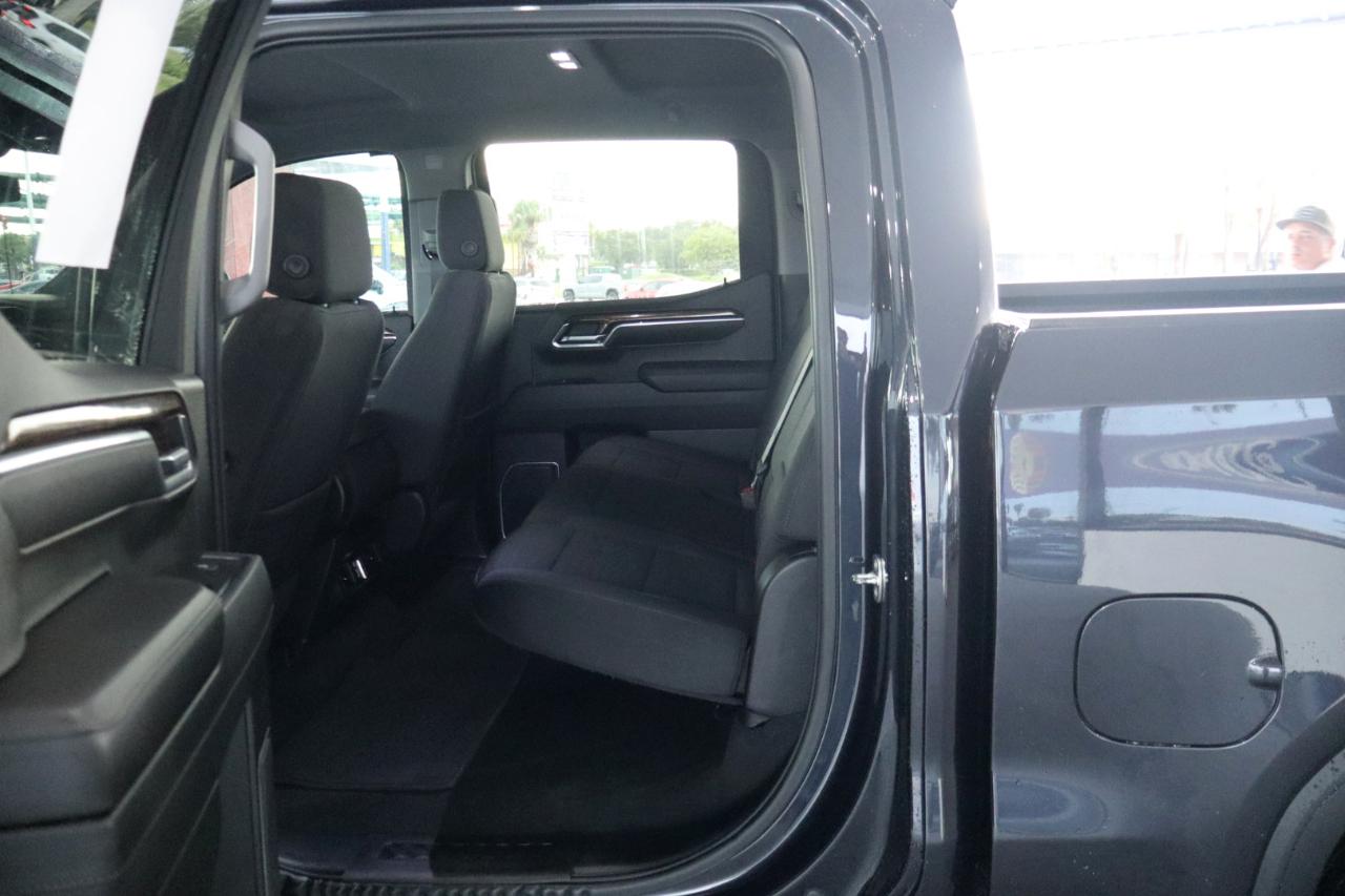 GMC Sierra 1500 2WD Crew Cab 147" SLE 2023