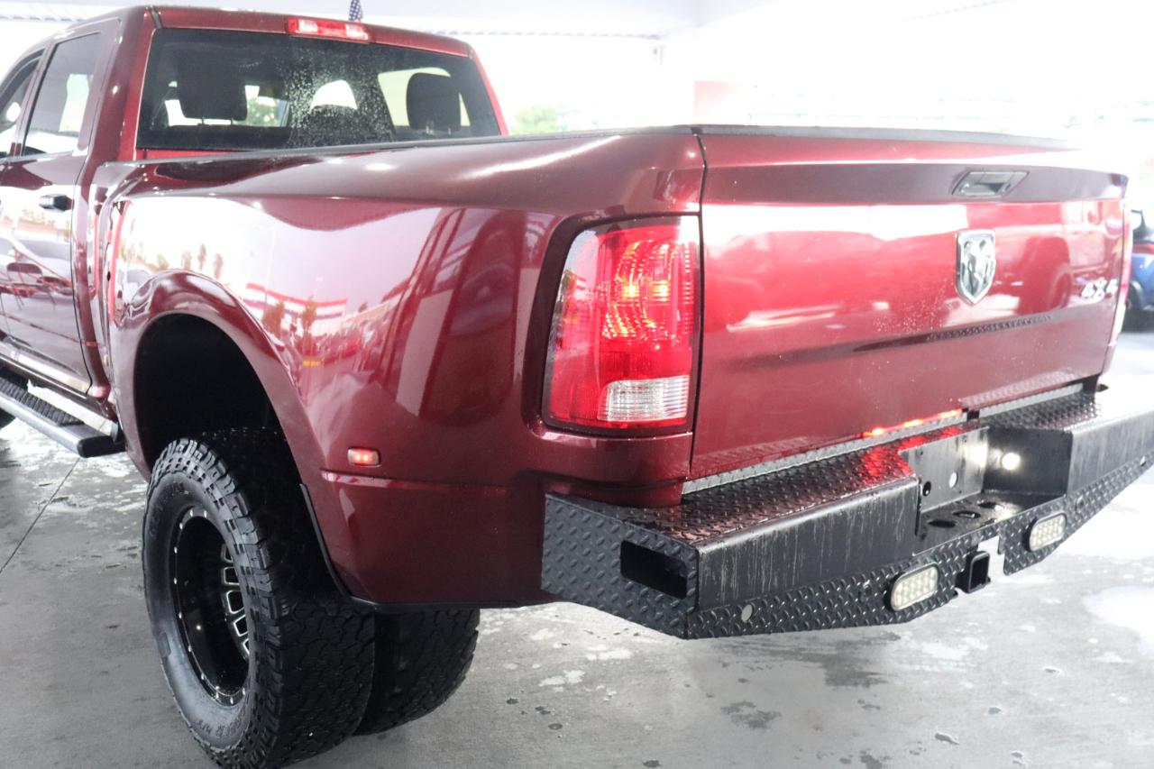 RAM 3500 Tradesman 4x4 Crew Cab 8' Box 2017