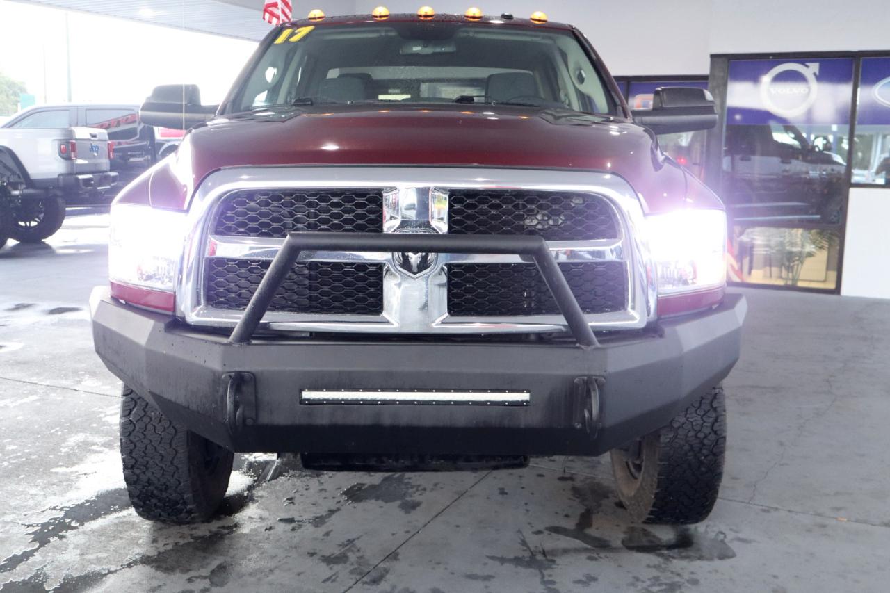 RAM 3500 Tradesman 4x4 Crew Cab 8' Box 2017