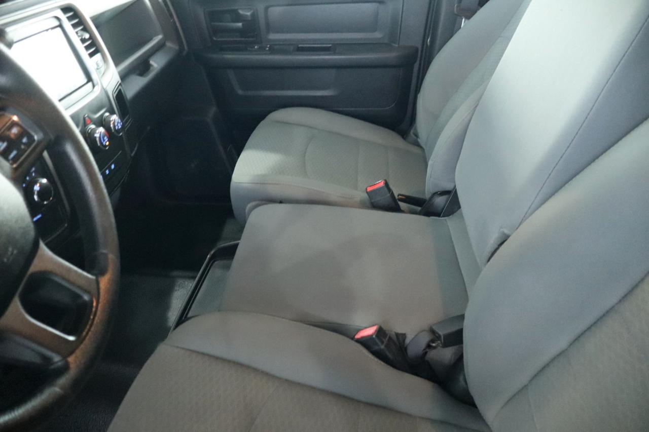 RAM 3500 Tradesman 4x4 Crew Cab 8' Box 2017