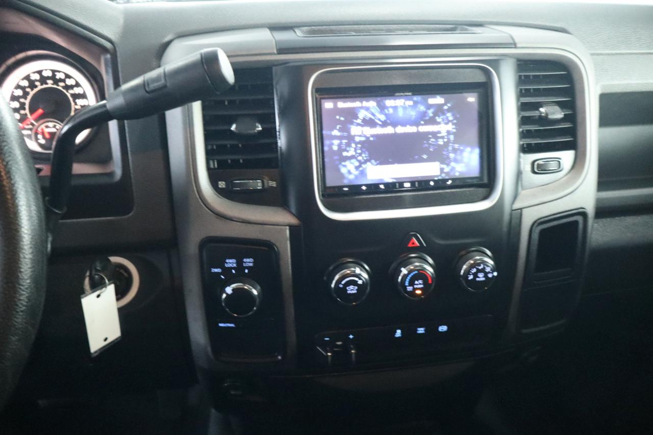 RAM 3500 Tradesman 4x4 Crew Cab 8' Box 2017