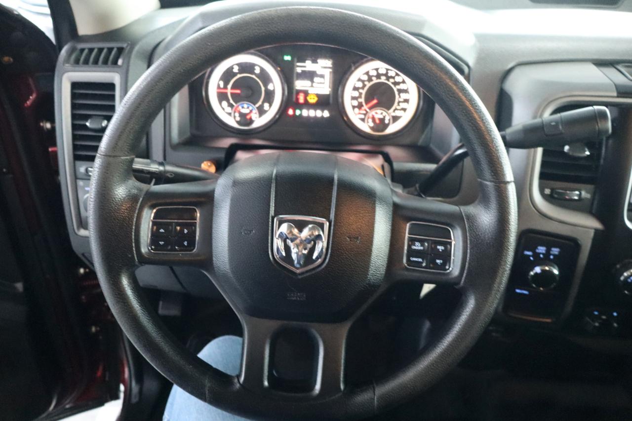 RAM 3500 Tradesman 4x4 Crew Cab 8' Box 2017