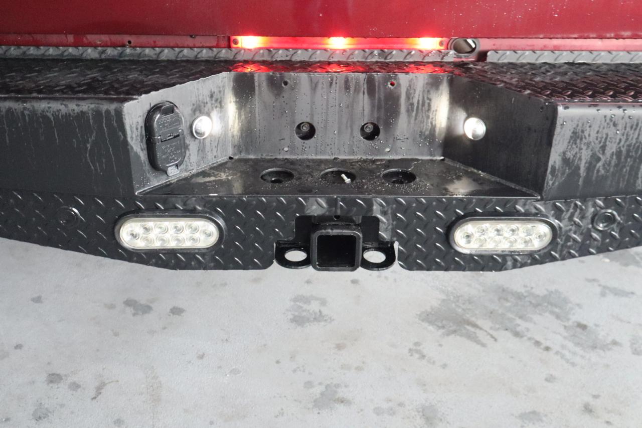 RAM 3500 Tradesman 4x4 Crew Cab 8' Box 2017
