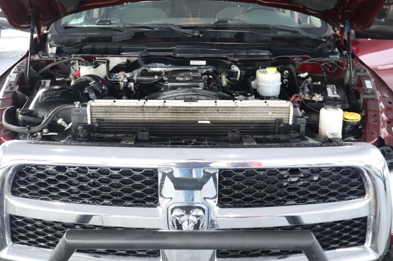 RAM 3500 Tradesman 4x4 Crew Cab 8' Box 2017