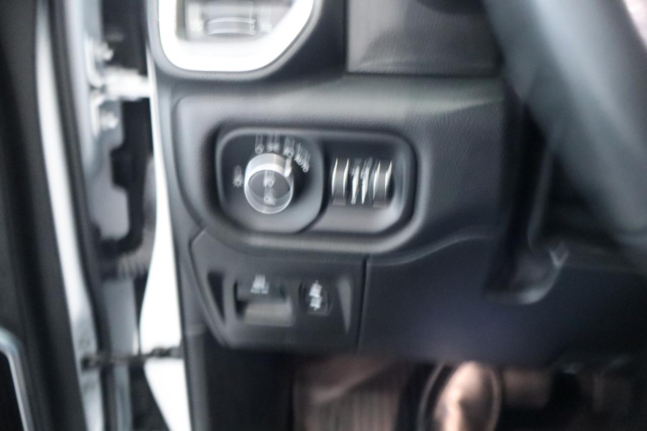 RAM 1500 Laramie 4x4 Crew Cab 6'4" Box 2023