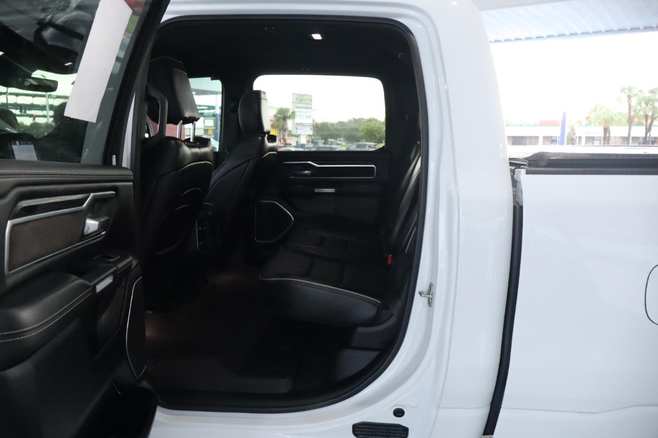 RAM 1500 Laramie 4x4 Crew Cab 6'4" Box 2023