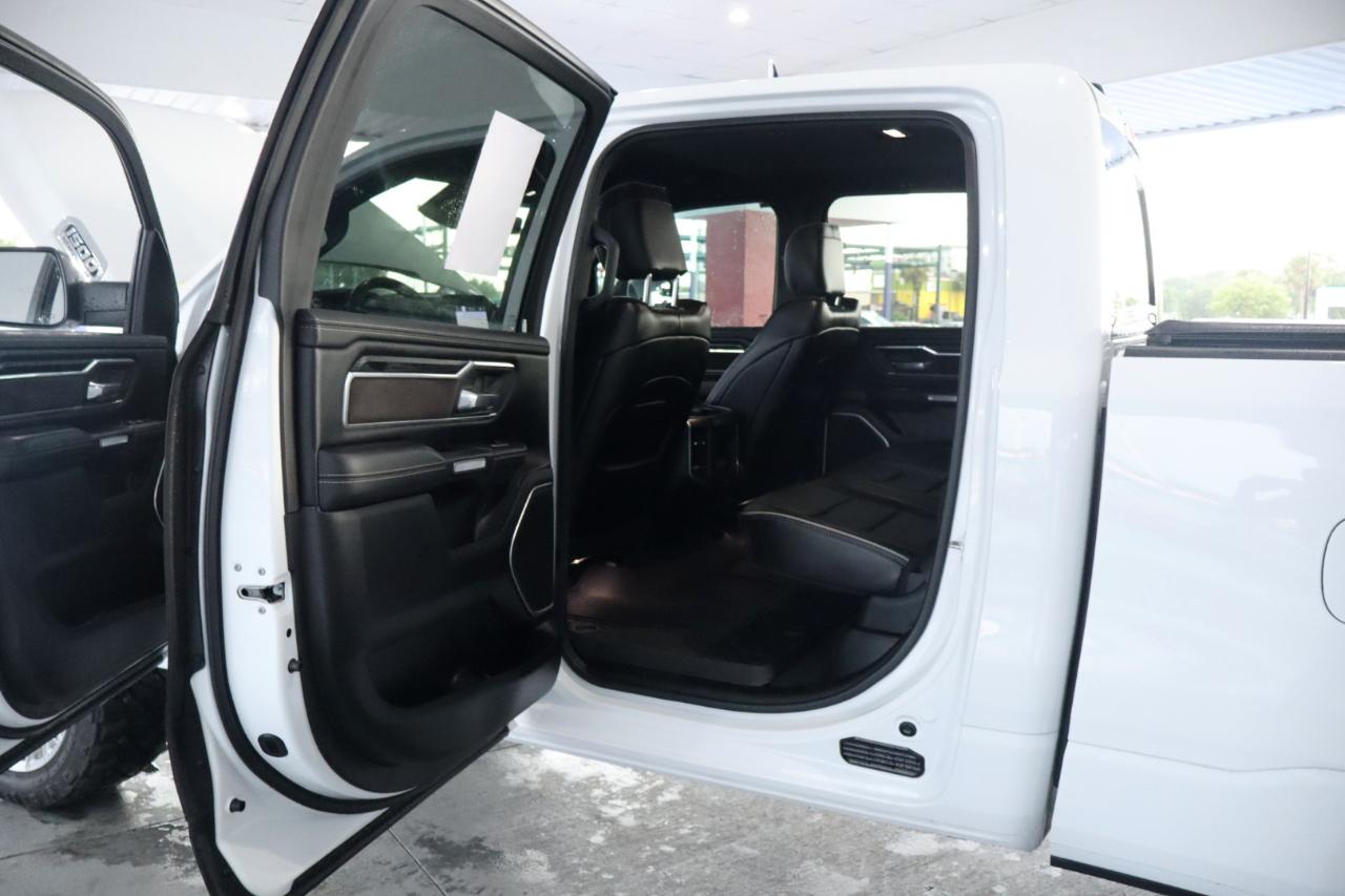 RAM 1500 Laramie 4x4 Crew Cab 6'4" Box 2023
