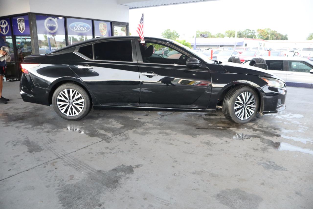 Nissan Altima 2.5 SV Sedan 2024