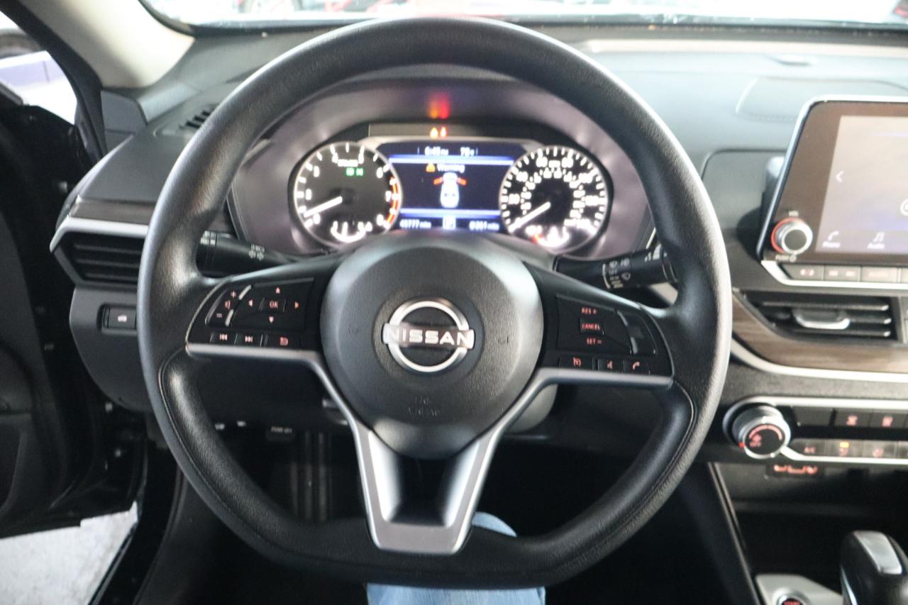 Nissan Altima 2.5 SV Sedan 2024