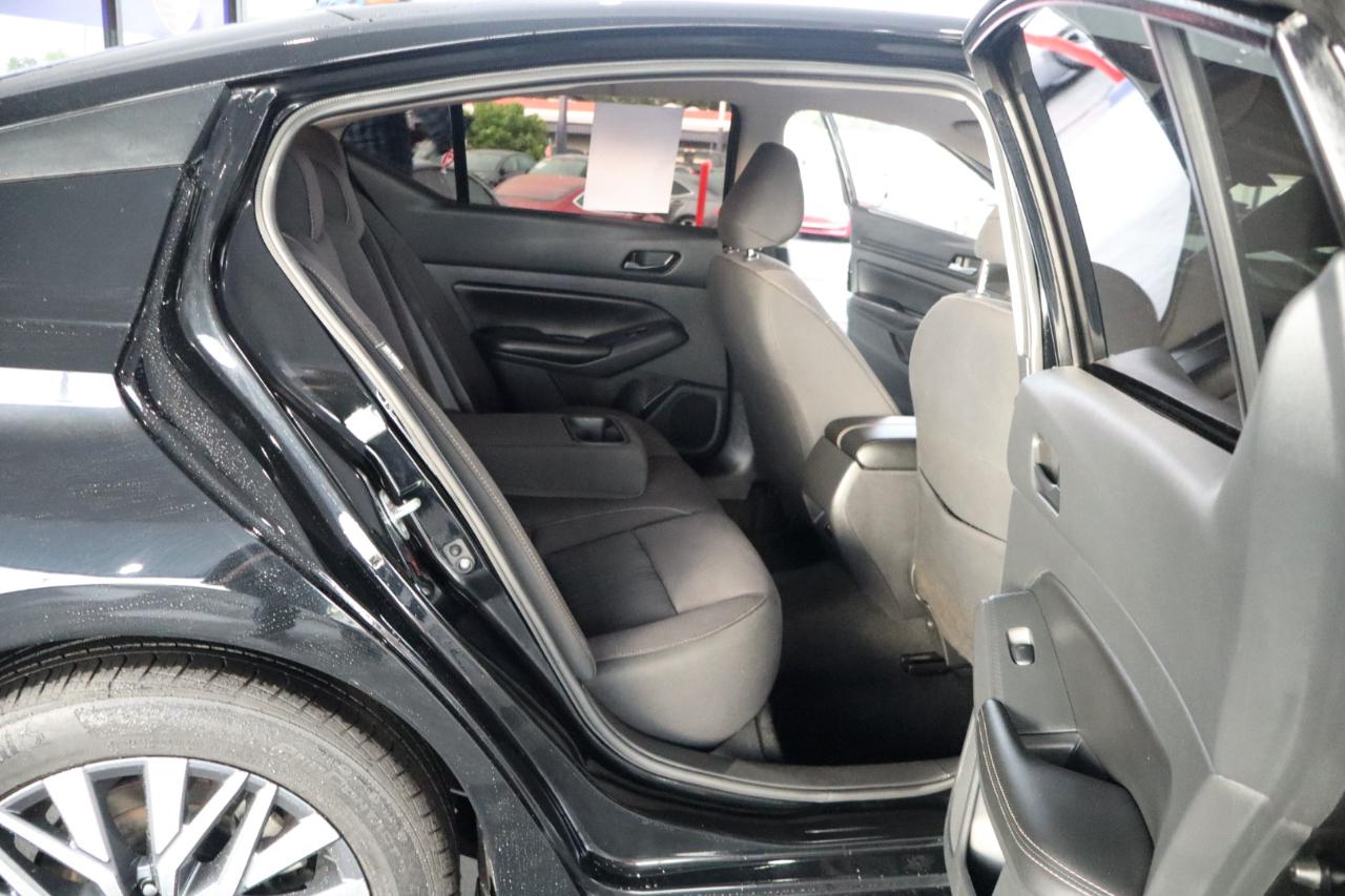 Nissan Altima 2.5 SV Sedan 2024