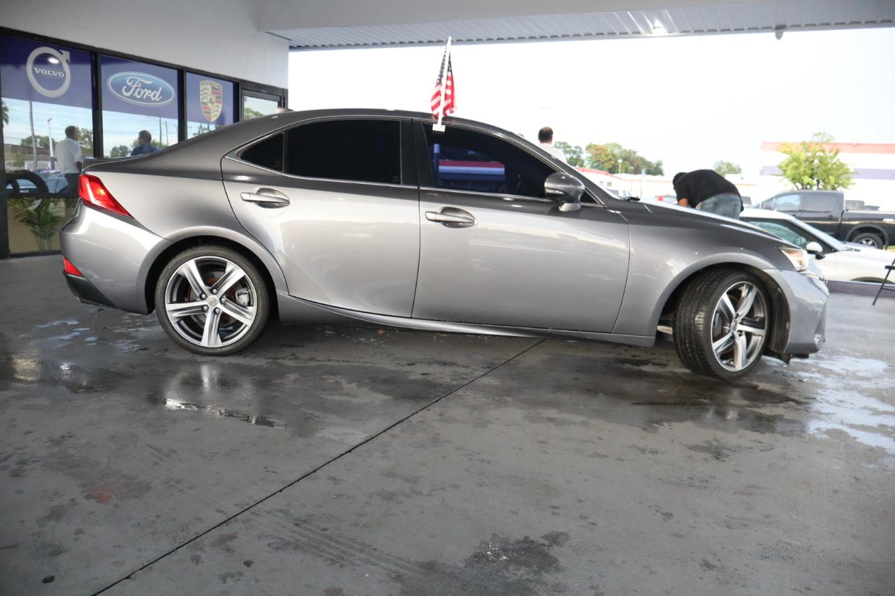 Lexus IS IS Turbo RWD 2017